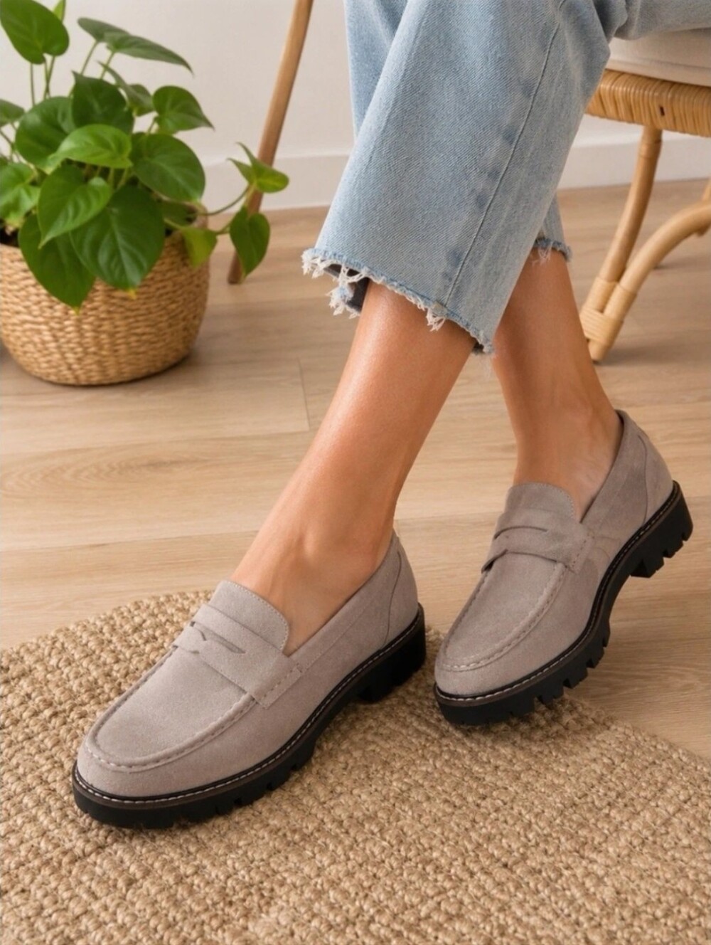House of Harlow 1960 Grey Suede Lug Sole Penny Loafers Size 8.5